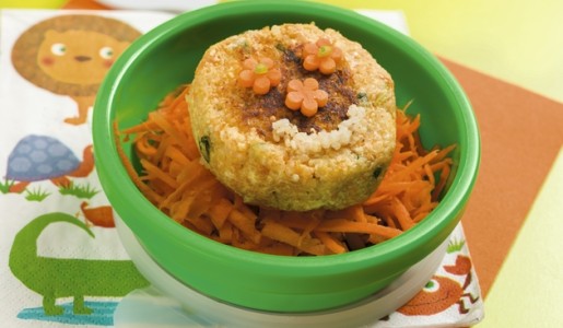 Hamburquinua con ensalada de zanahoria