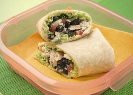 Empaquetado de pollo y frejoles