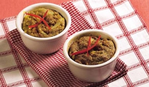 Pastel de cebolla blanca y salvia