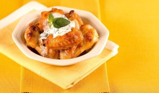 Alas de pollo con salsa de hierbabuena