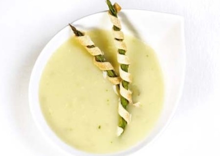 Crema y crocante de espárragos