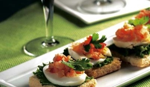 Camarones en canapé con pepitas de oro