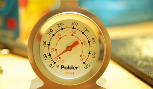 Cómo usar un termómetro de horno