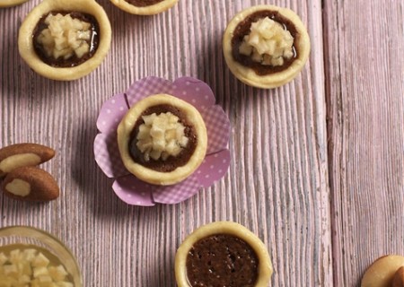 Tartitas de chocolate y pera