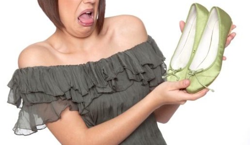 Cómo evitar que los zapatos huelan mal