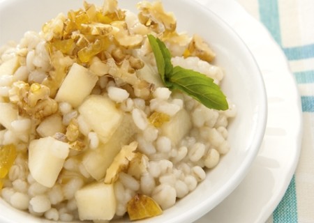 Cebada con nueces y frutas